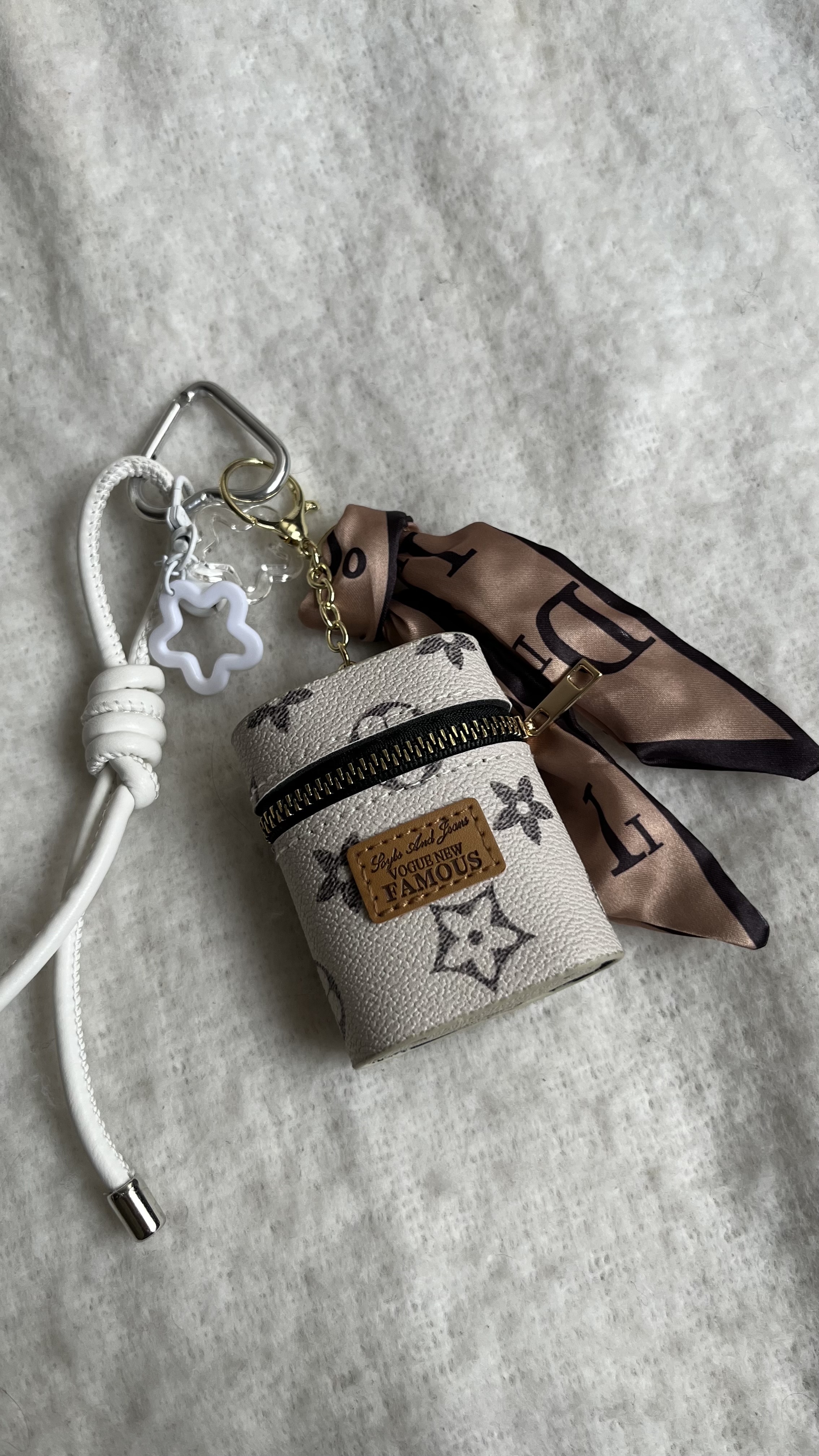 تصویر چارم کیف 